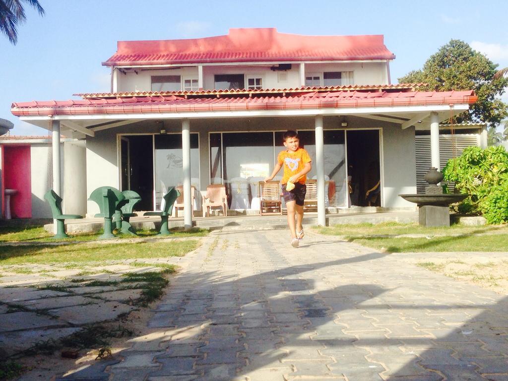 Rainbow Beach Hotel Hikkaduwa Exterior foto